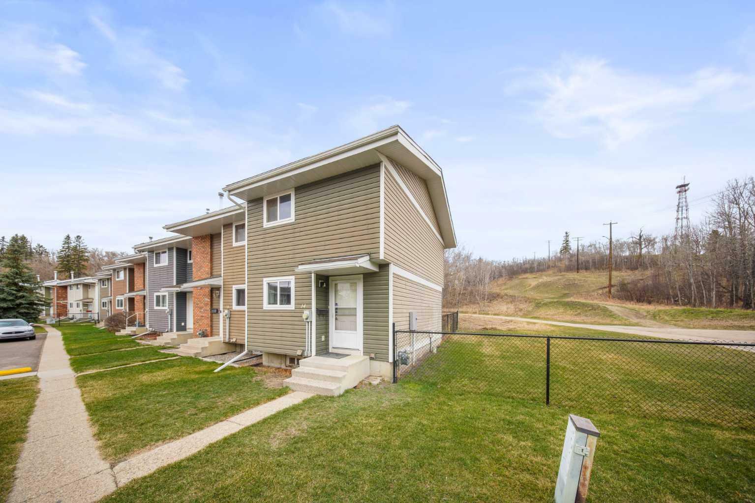 Property Photo: 5806 61 Street 14 AB T4N 6H4