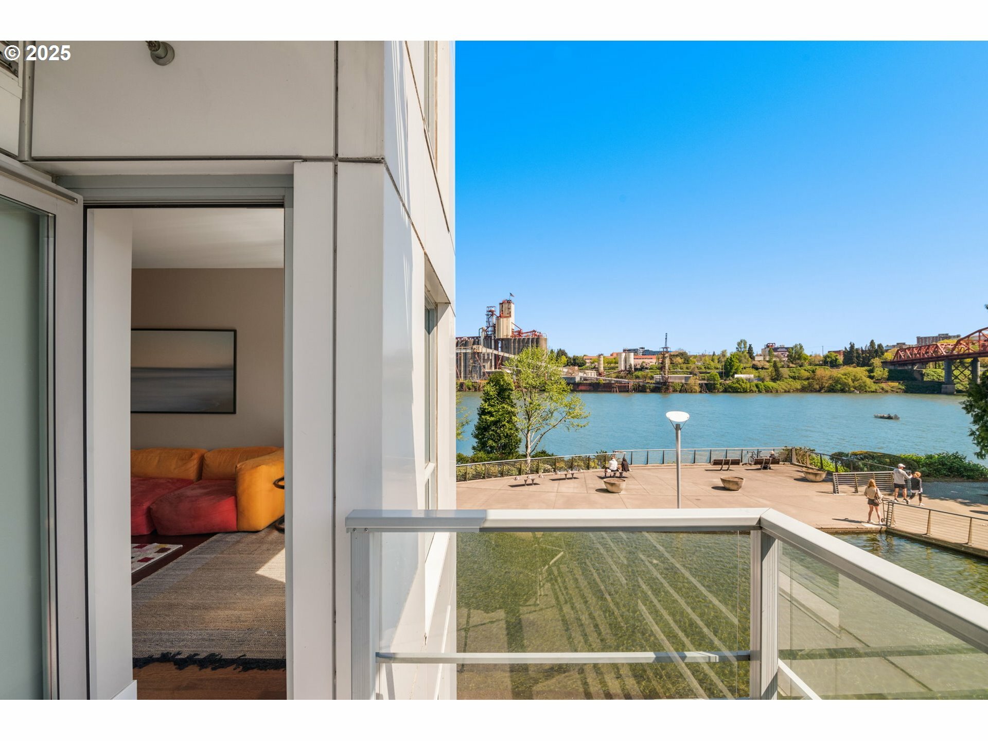Property Photo: 1260 NW Naito Pkwy 204B OR 97209