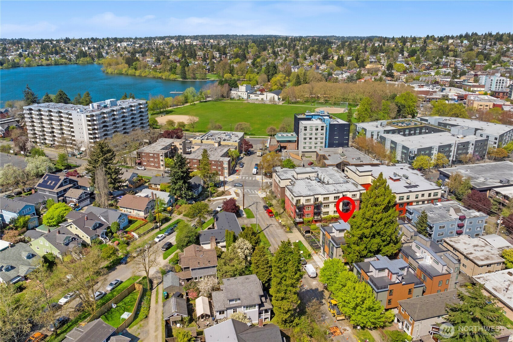 Property Photo: 6544 B Latona Avenue NE WA 98115