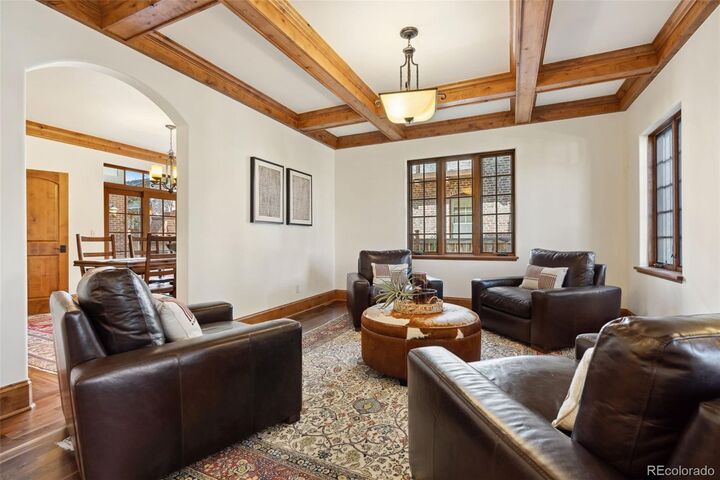 Property Photo: 870 S Medea Way CO 80209