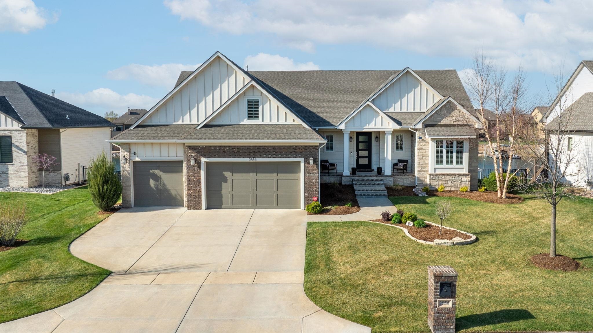 Property Photo: 2554 N Paradise Ct KS 67205