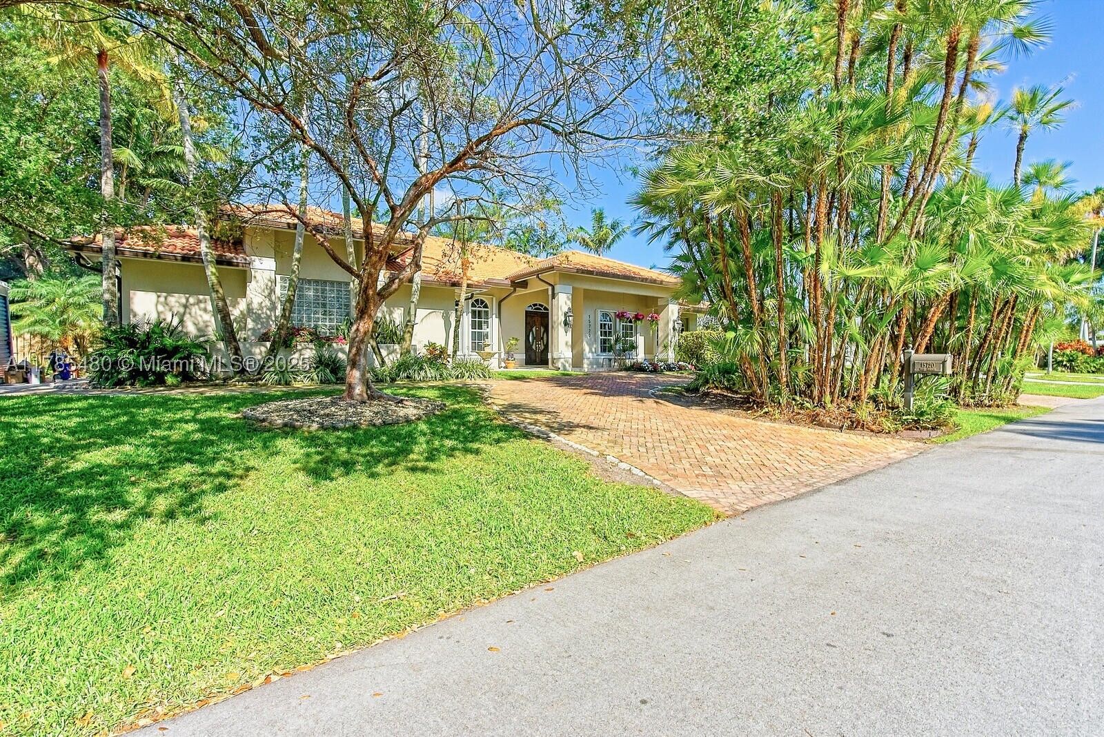 Property Photo: 15720 SW 78th Ave FL 33157
