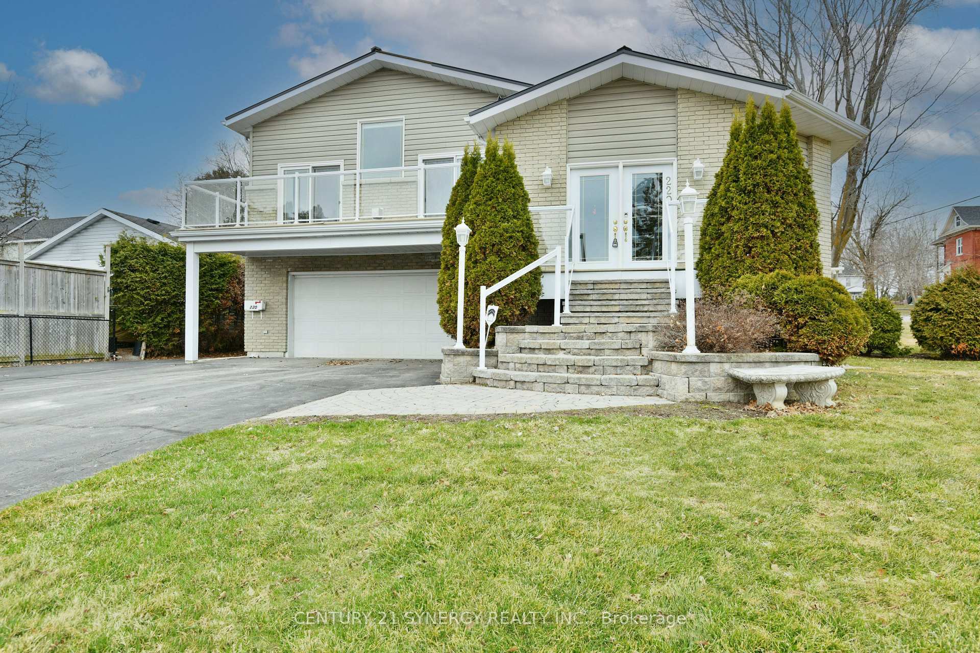 Property Photo: 220 Albert Street ON K7S 3Z7