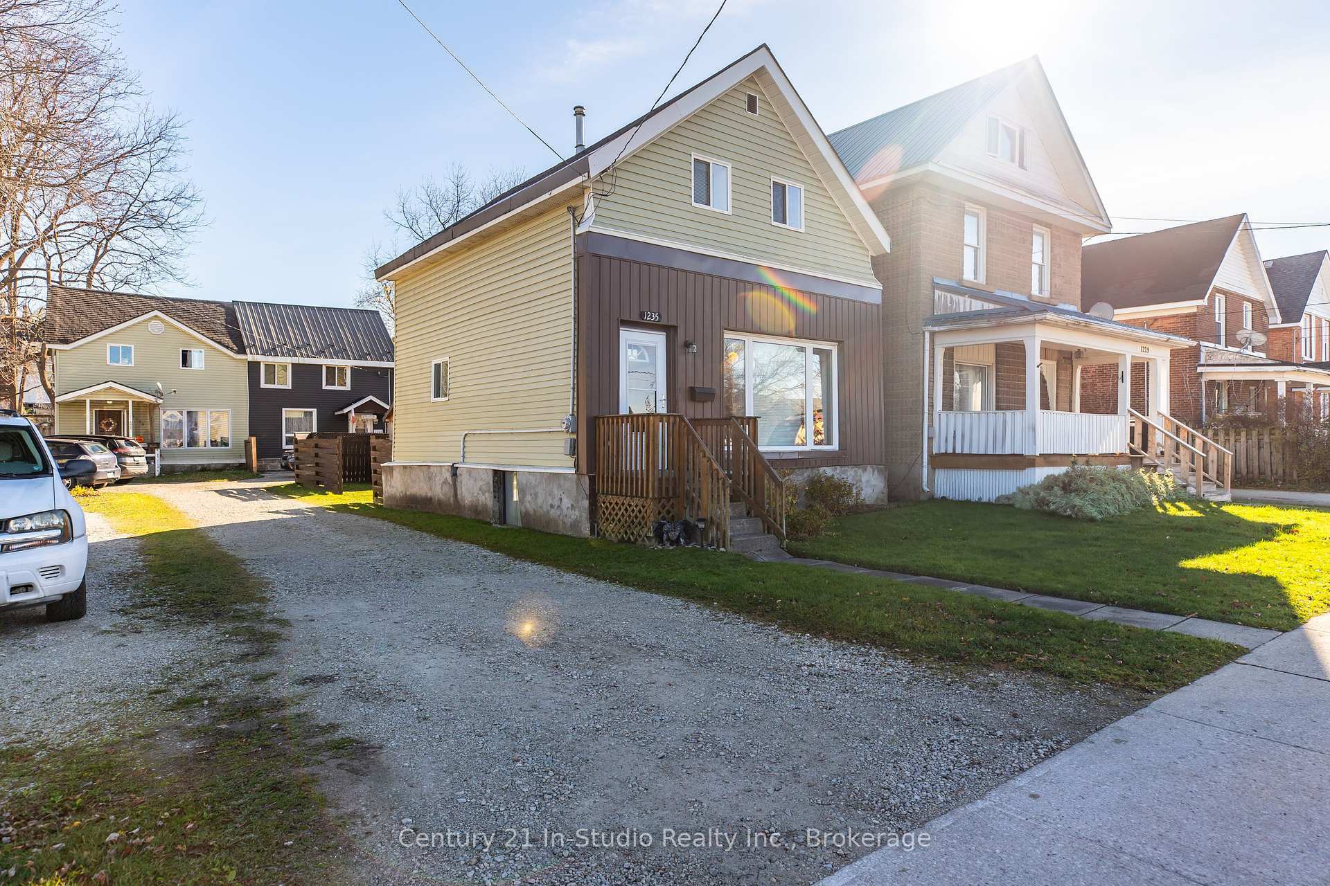 Property Photo: 1235 2nd Avenue E ON N4K 2J2