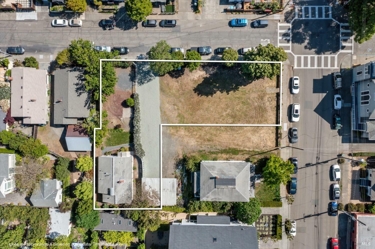 320 East Street  Healdsburg CA 95448 photo