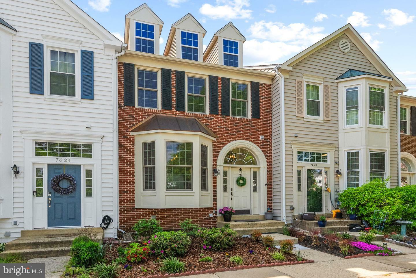 Property Photo: 7022 Darby Towne Court VA 22315