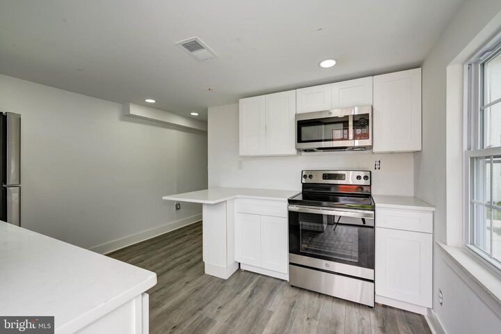 211 E Union Street 6  Burlington NJ 08016 photo