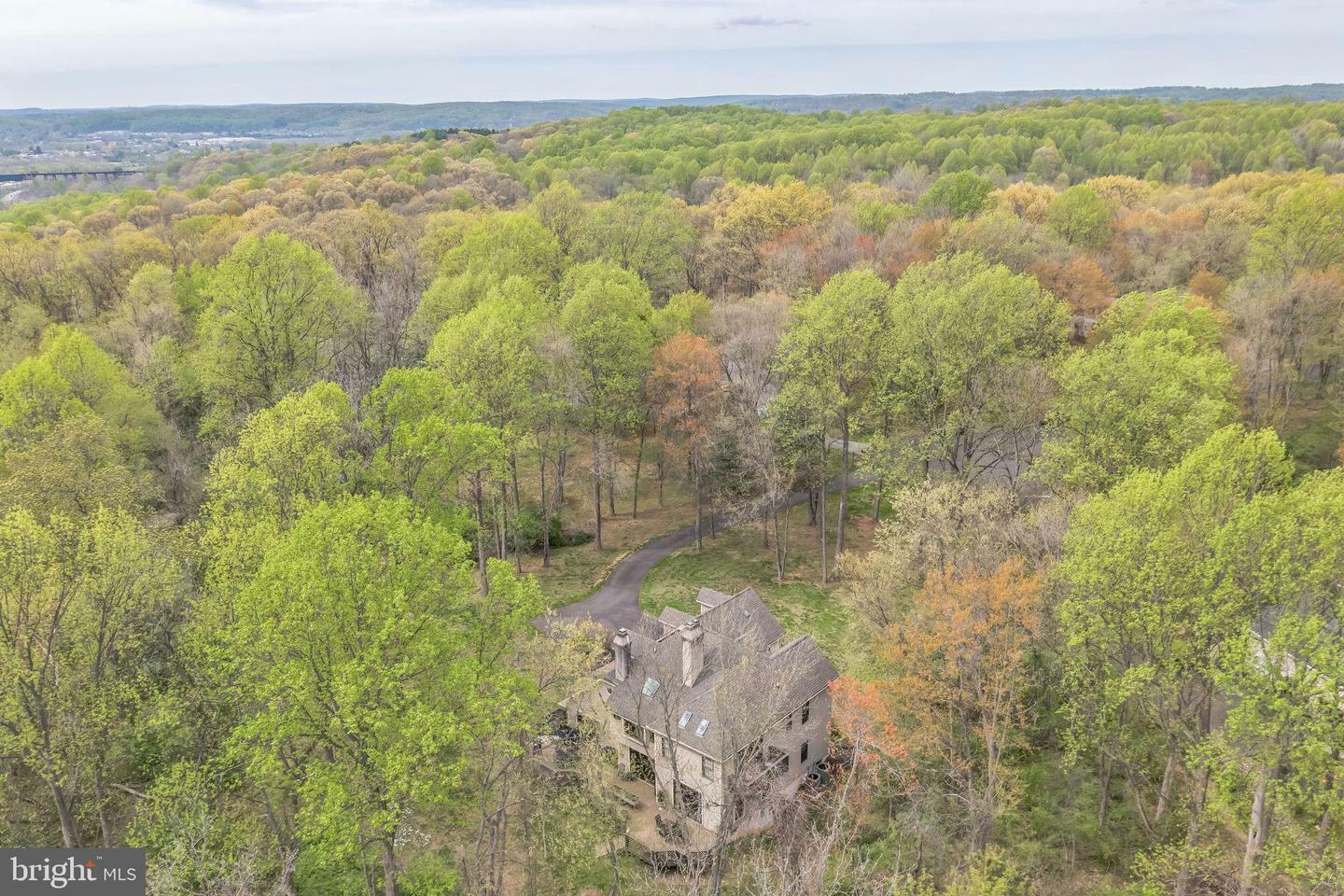 Property Photo: 1112 Winchester Trail PA 19335