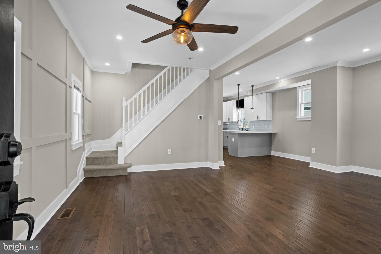 Property Photo: 7 Dunbar Avenue MD 21228