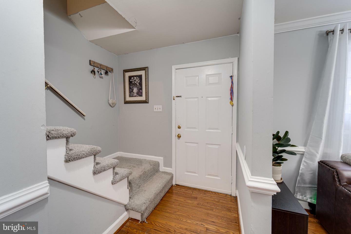 Property Photo: 13464 Princedale Drive VA 22193