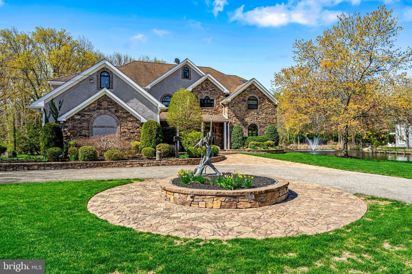 512 N Stanwick Road  Moorestown NJ 08057 photo