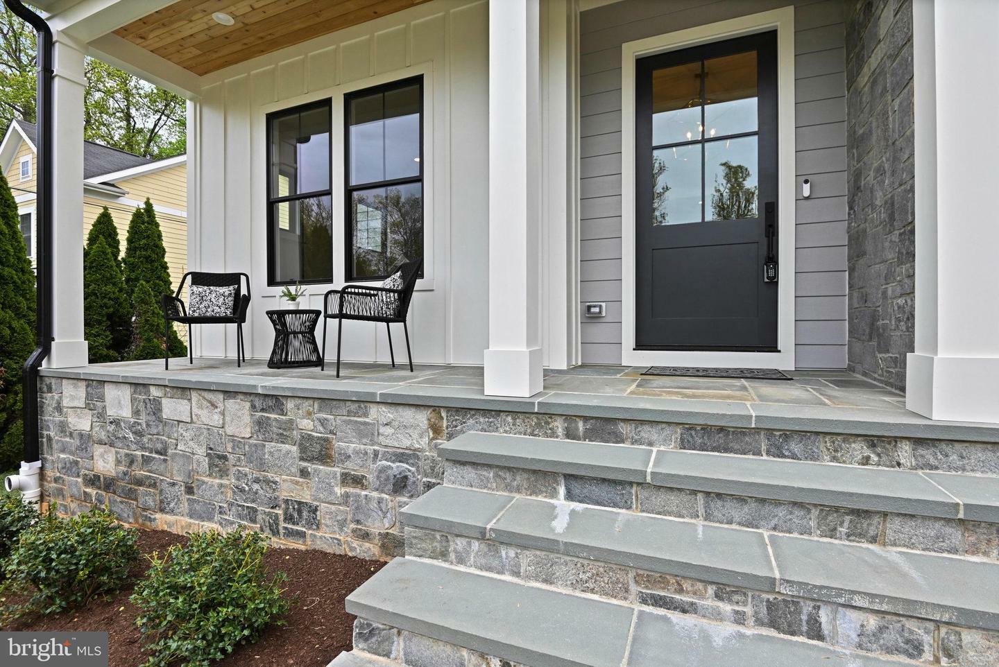 Property Photo: 321 Broadleaf Drive NE VA 22180
