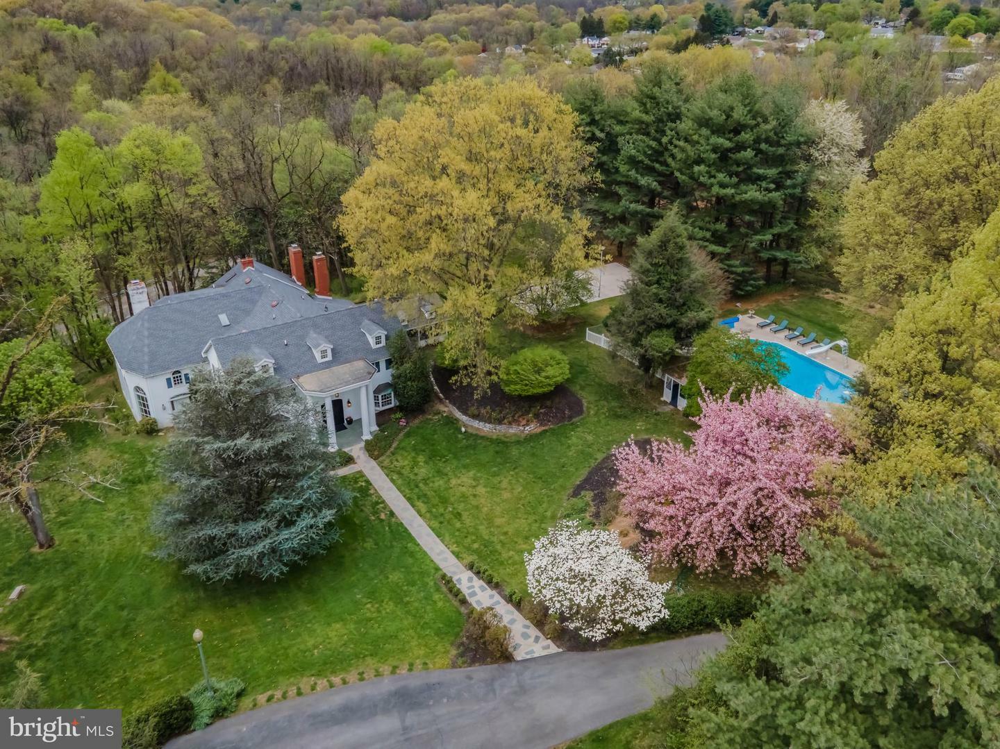 Property Photo:  1485 Fairmont Drive  PA 17109 