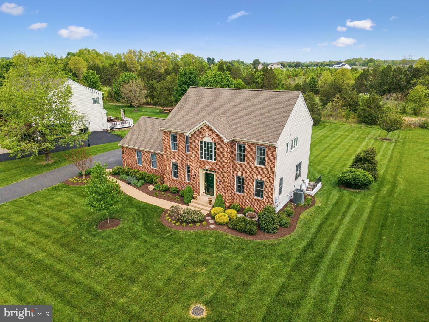 Property Photo: 11116 Stainsby Court VA 20136