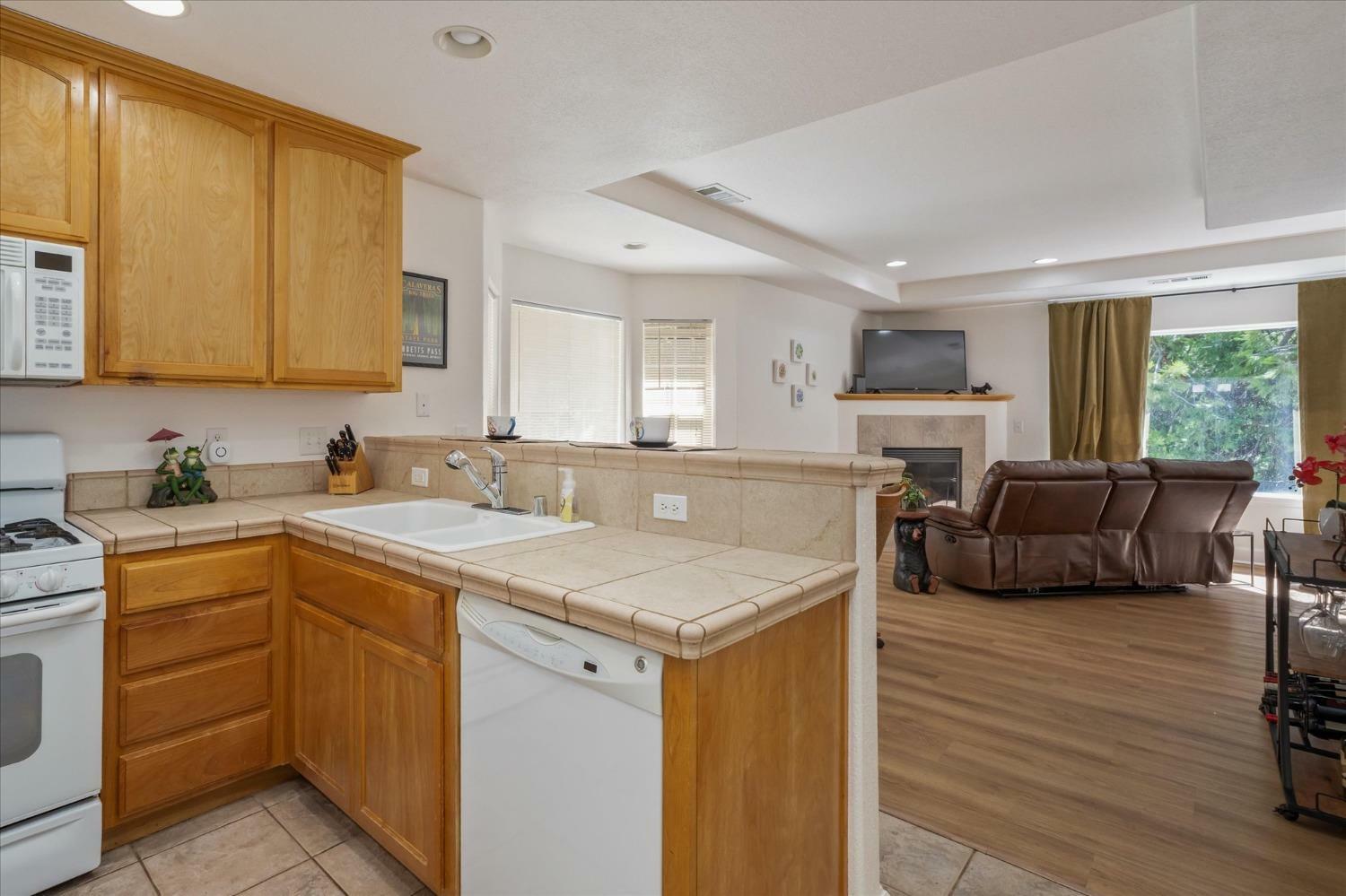 Property Photo: 291 Fairway Village Drive CA 95247
