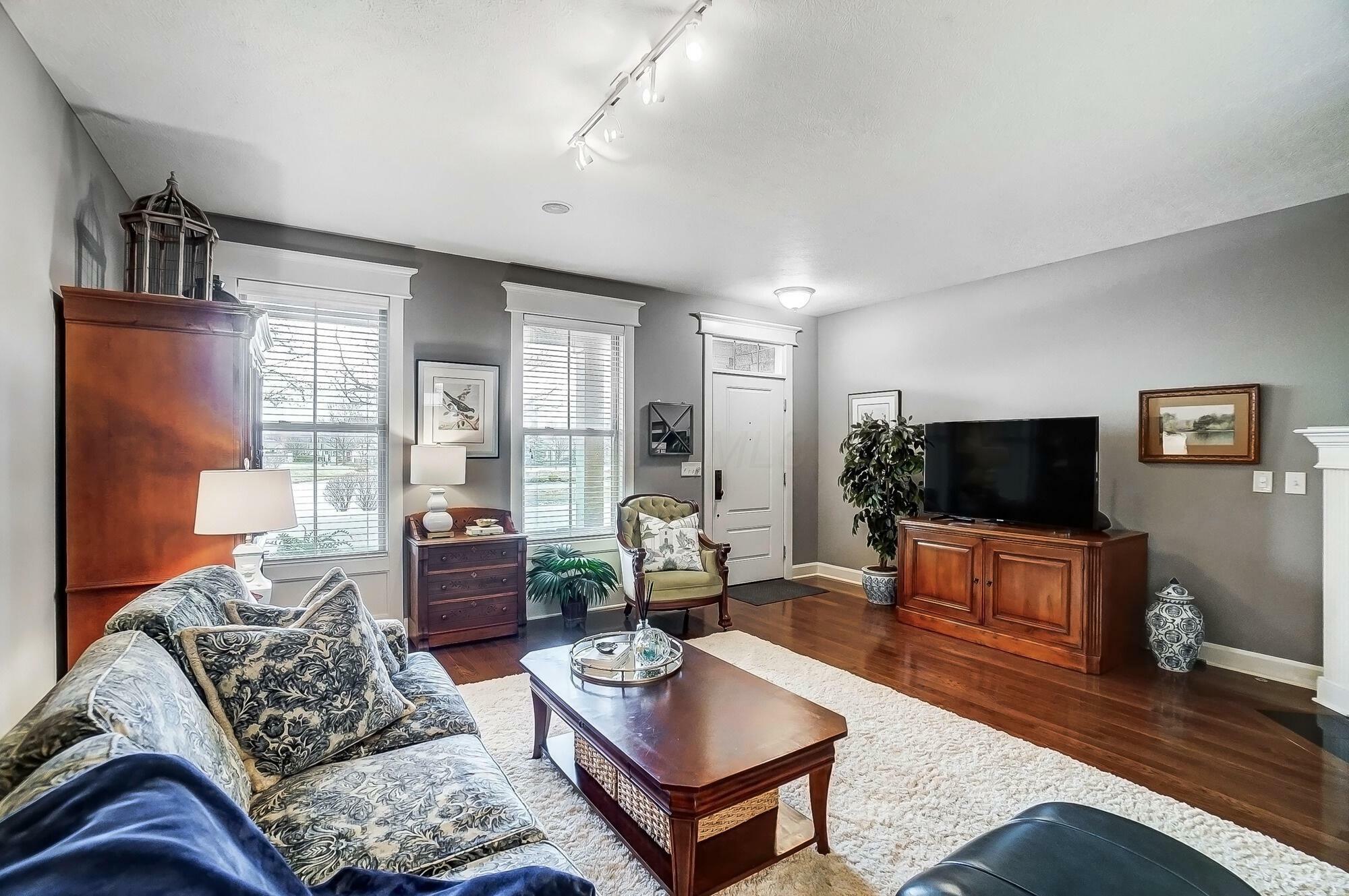 Property Photo: 3815 Sunshine Court OH 43065