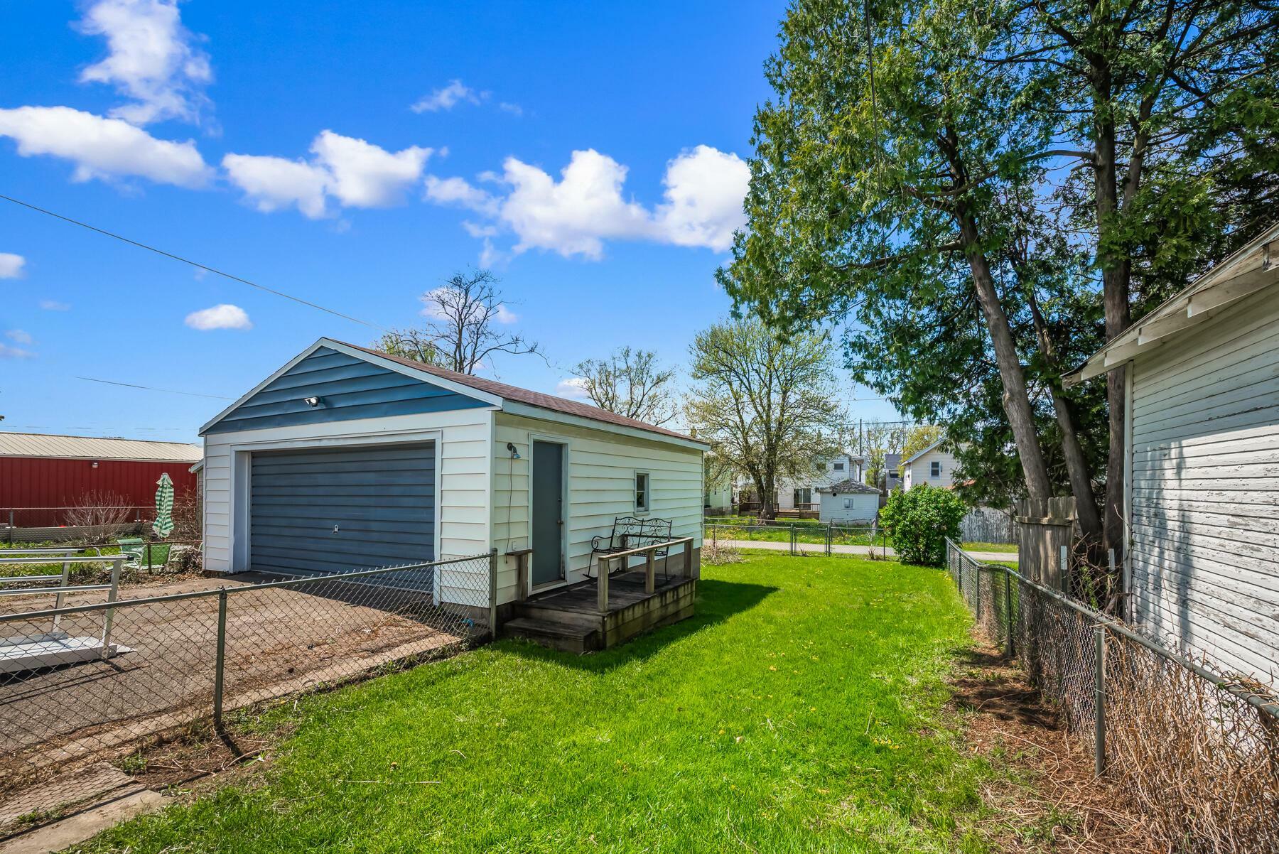 Property Photo: 519 Oak Street OH 43302