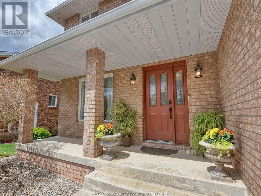 Property Photo:  2014 Edgemore Avenue  ON N9H 2J8 