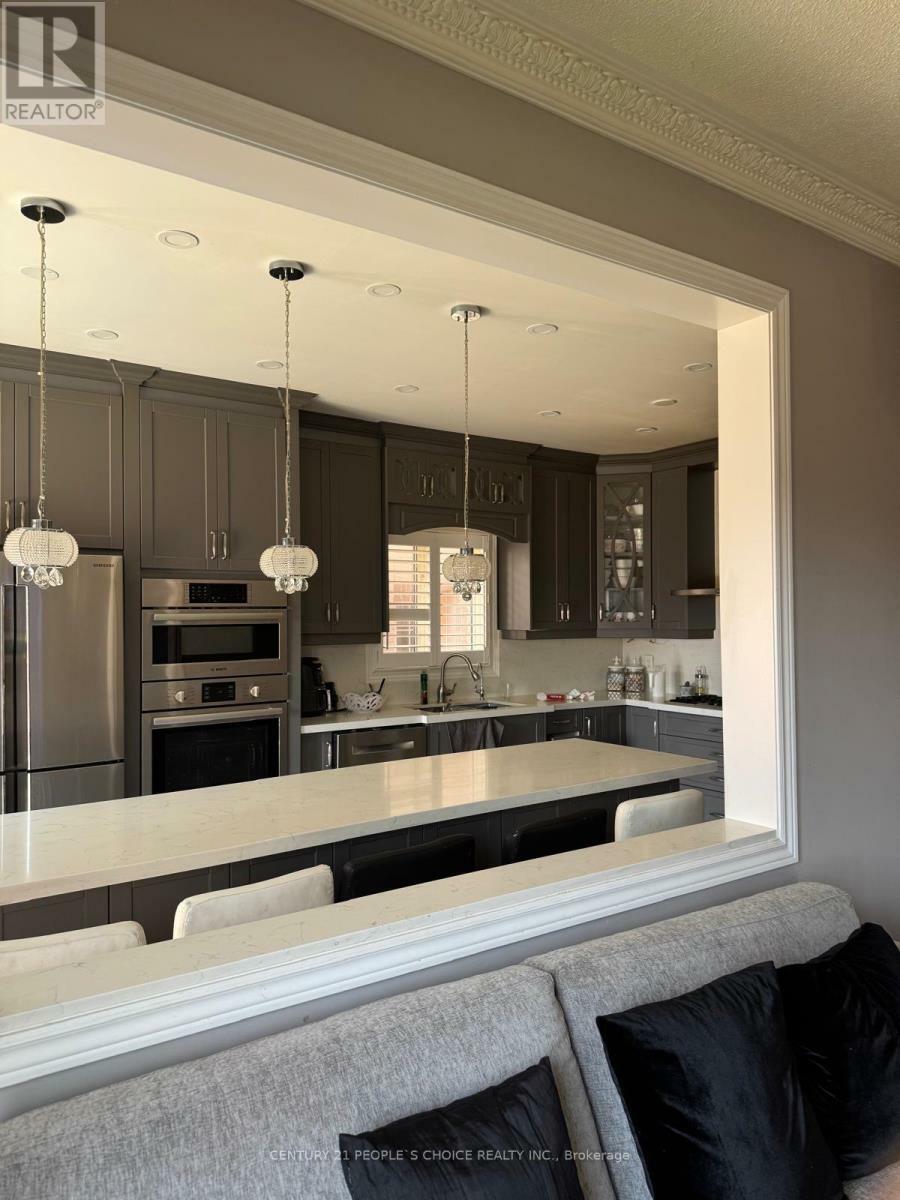 Property Photo: 27 Tangleridge Boulevard ON L6R 2X5