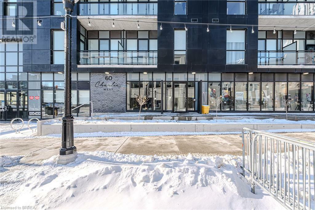 Photo de la propriété: 60 Charles Street West 503 ON N2G 0C9