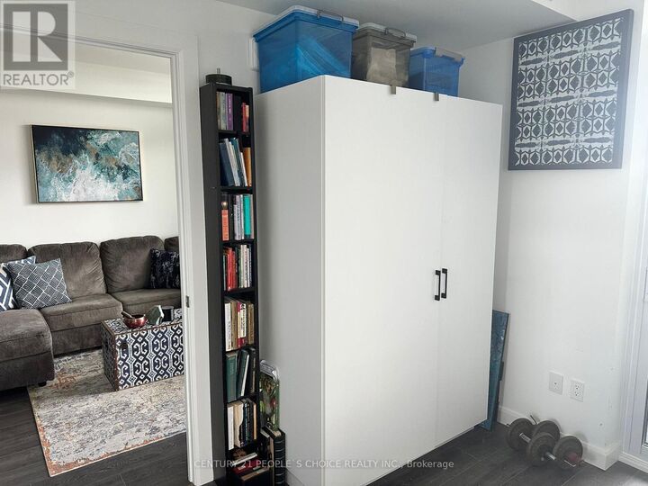 Property Photo:  741 King Street West 901  ON N2G 0E9 