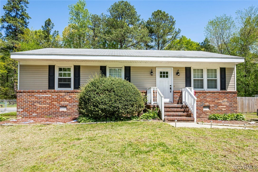 Property Photo: 21141 Warren Avenue VA 23803