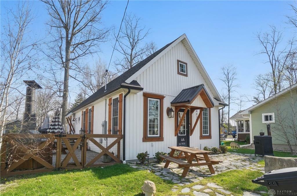 Property Photo:  9436 Cottonwood Drive  OH 43324 