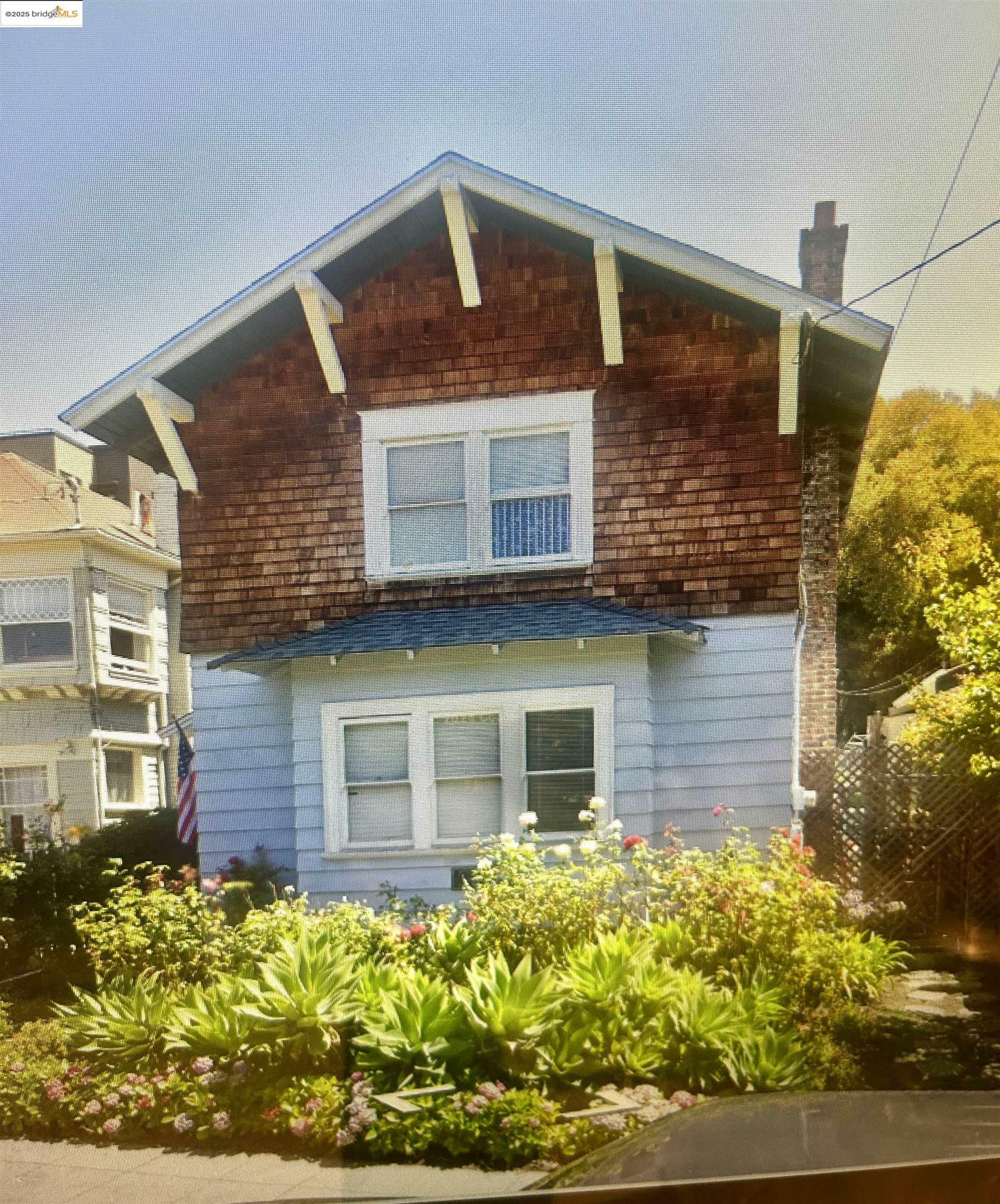 Property Photo: 2537 Chilton Way CA 94704