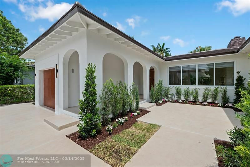 Property Photo: 616 NE 16th Ter FL 33304