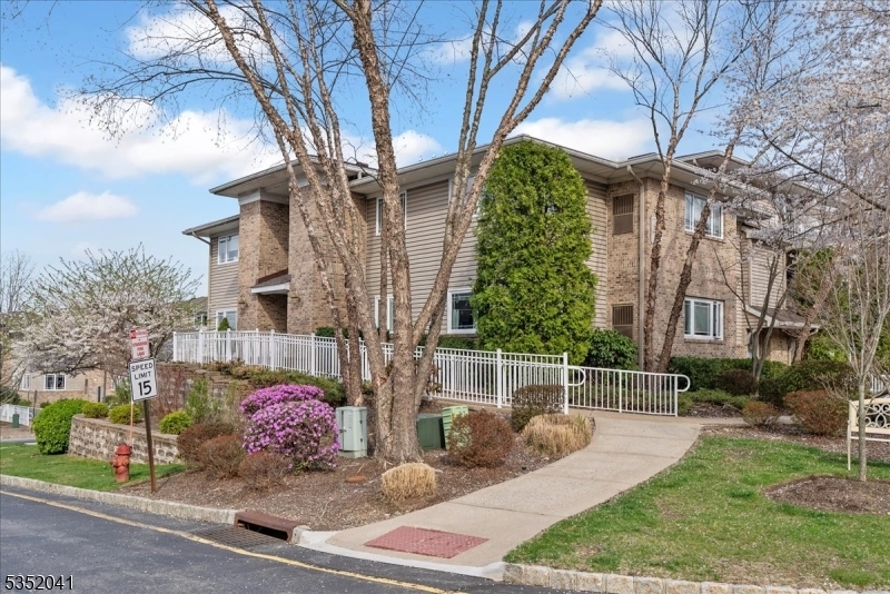 Property Photo: 8 Wilshire Ter 8 NJ 07405