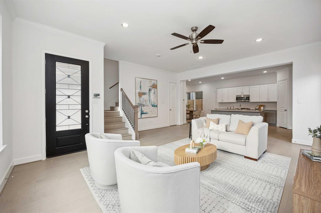 Property Photo: 1307 Beachton Street TX 77007