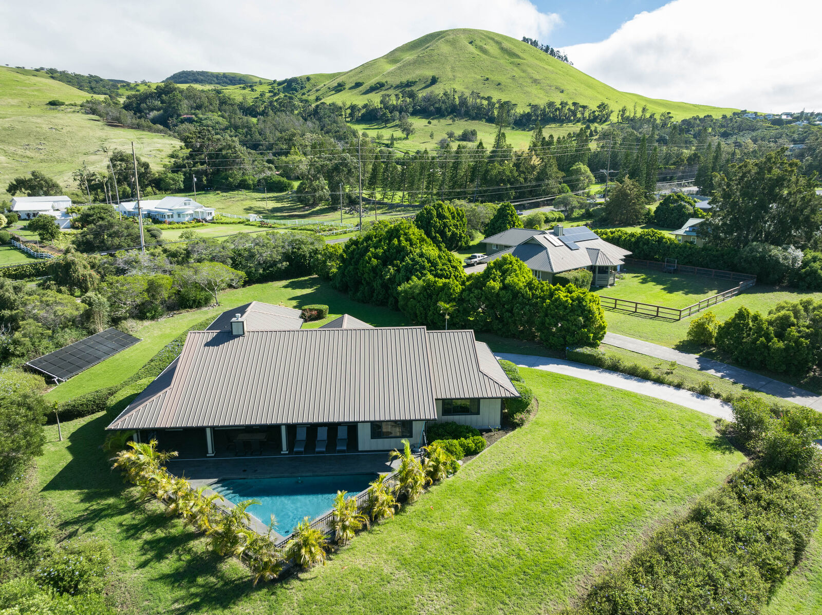 Property Photo: 66-1500 Ko Uka Pl HI 96743