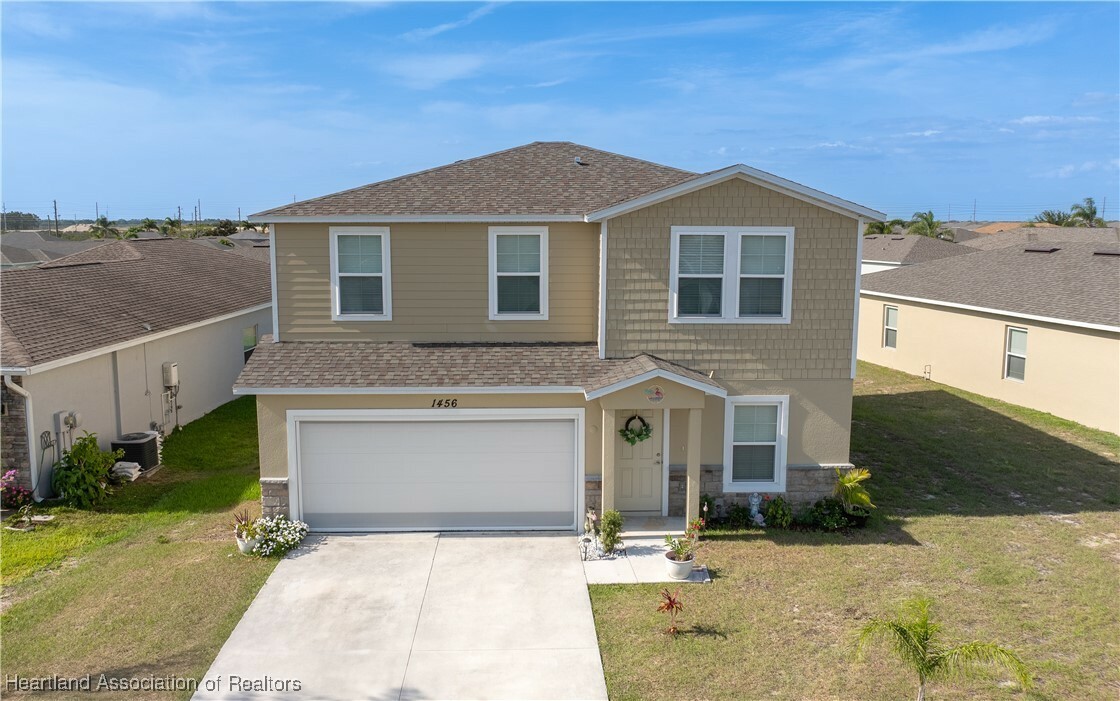 Property Photo: 1456 Stone Ridge Circle FL 33870