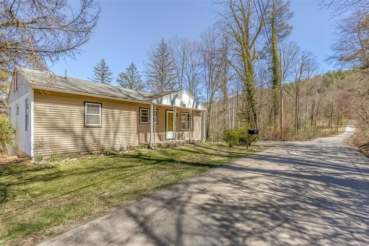 Property Photo:  59 Old Minnewaska Trail  NY 12446 