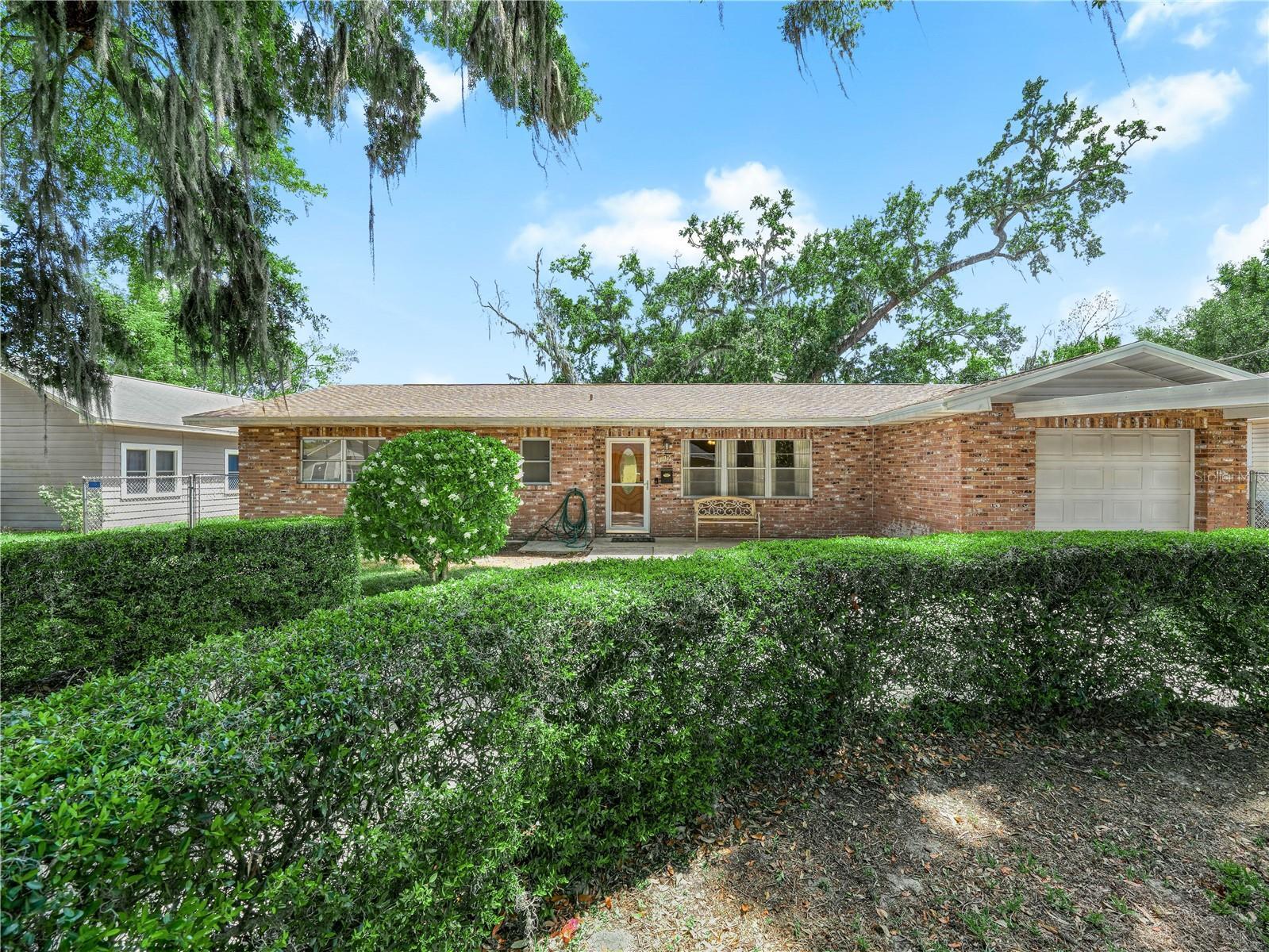 Property Photo: 115 W Lee Street FL 33563