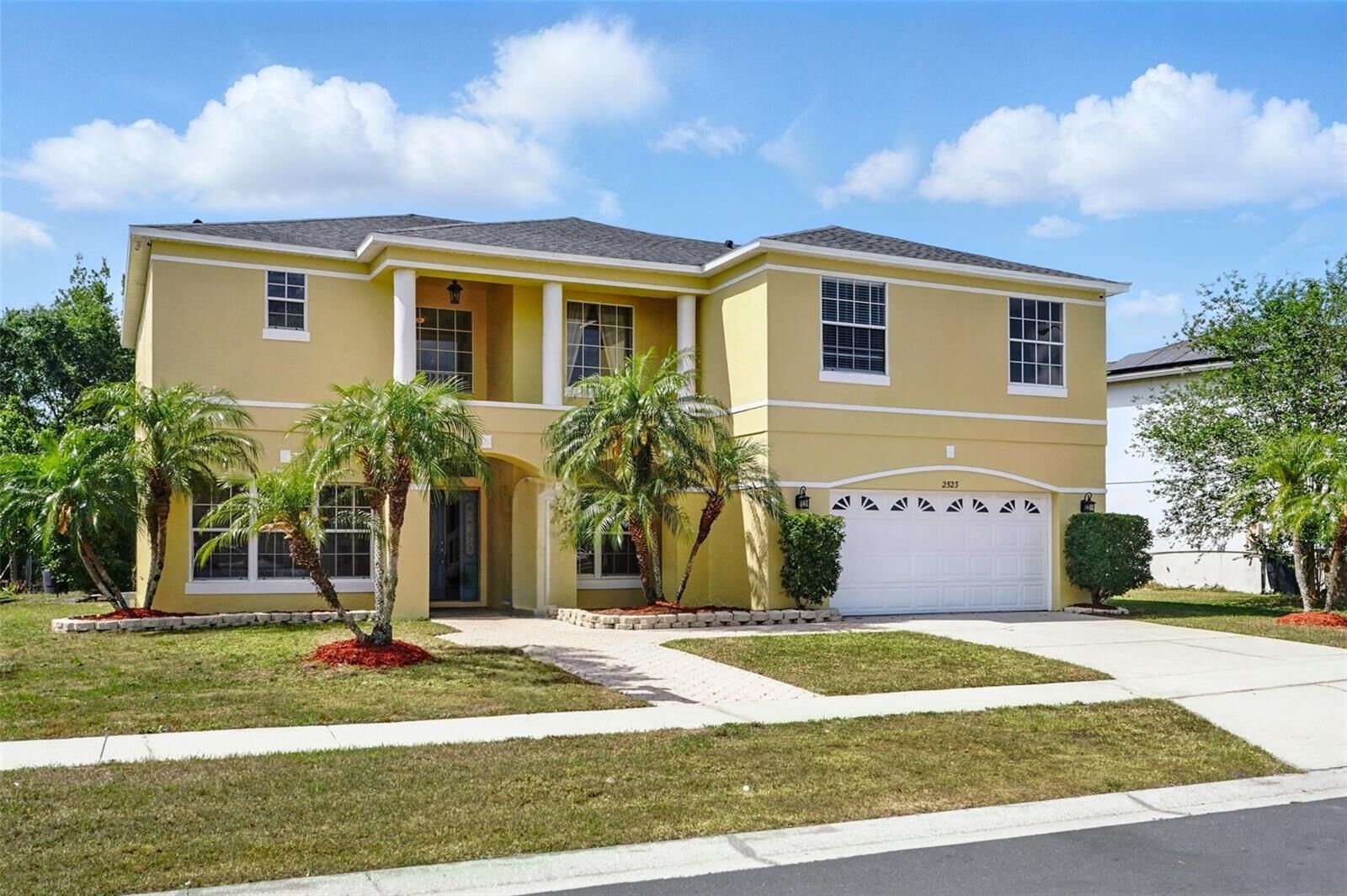 Property Photo: 2523 Jasmine Trace Drive FL 34758