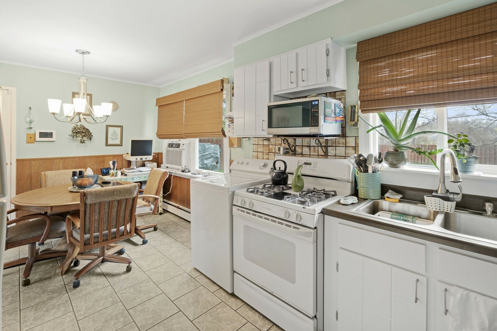 Property Photo: 400 Winnebago Street IL 60466