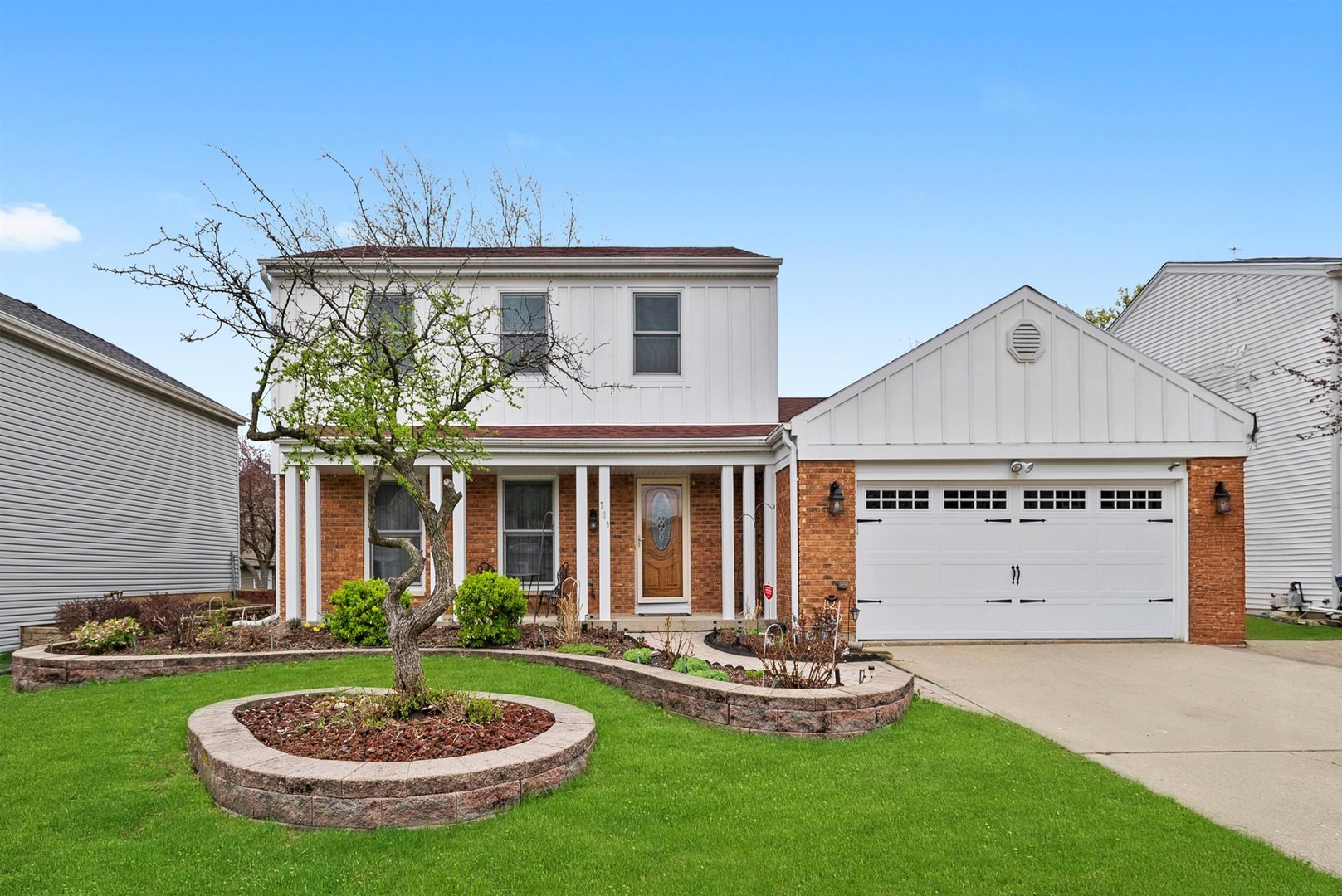 Property Photo:  719 Brian Avenue  IL 60194 