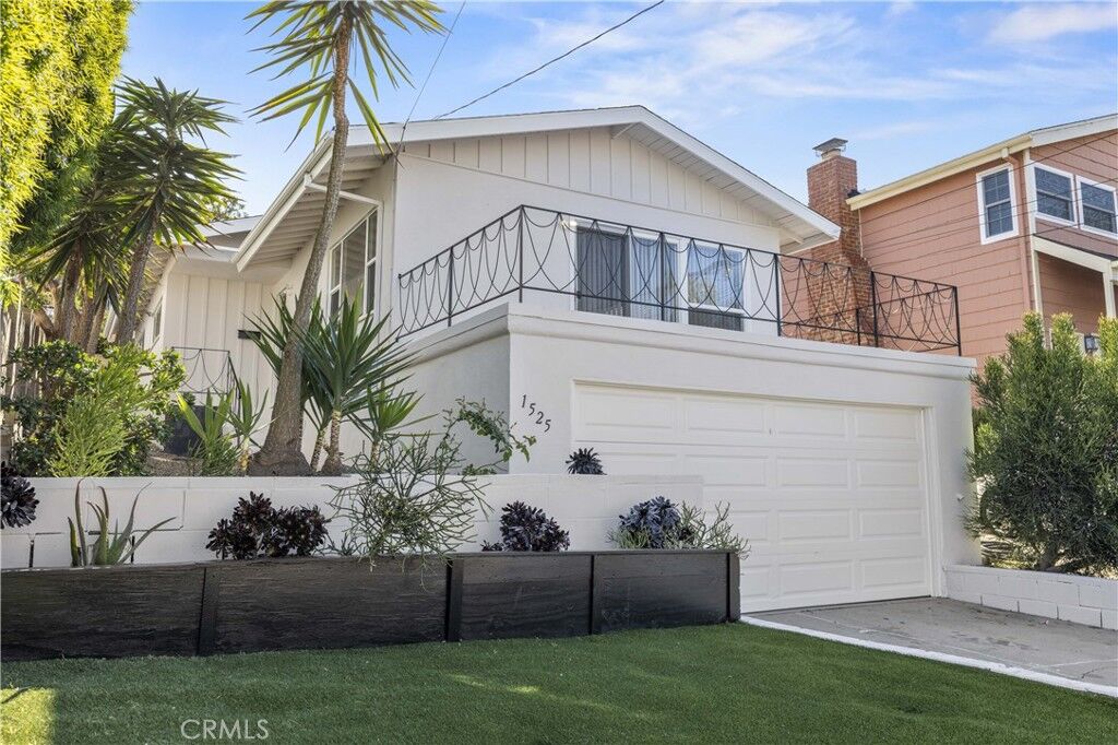 Property Photo:  1525 Stanford Avenue  CA 90278 