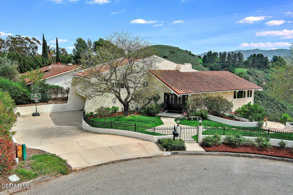 Property Photo: 1822 Calle Borrego CA 91360