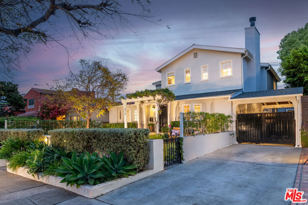 Property Photo: 434 N Beachwood Drive CA 90004