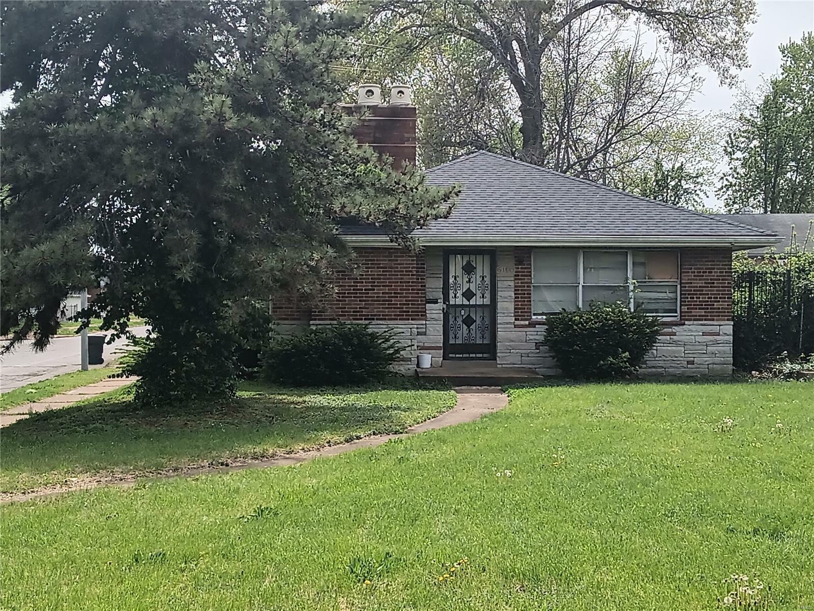 Property Photo: 6100 Garesche Avenue MO 63136