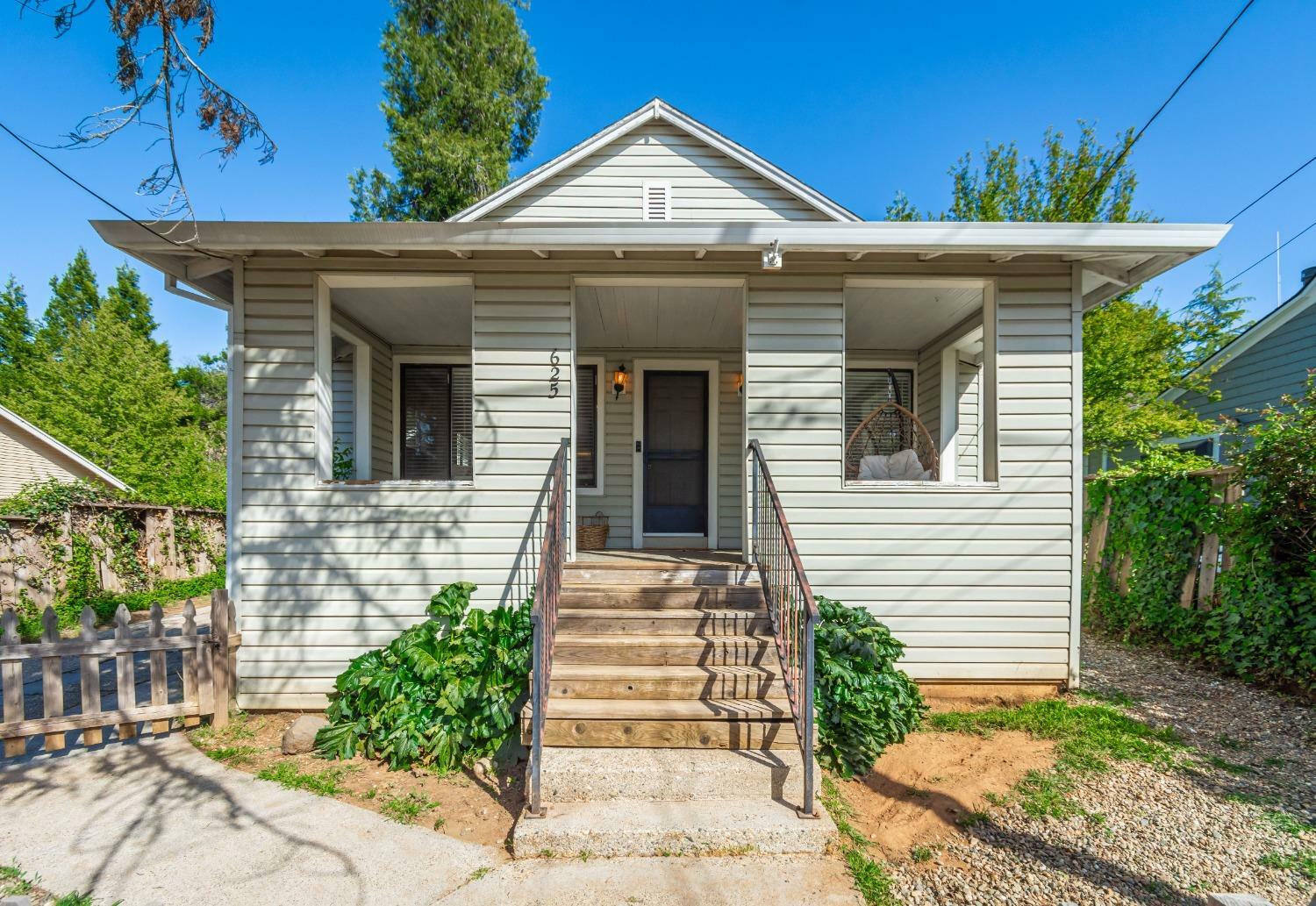 625 Leduc Street  Grass Valley CA 95945 photo