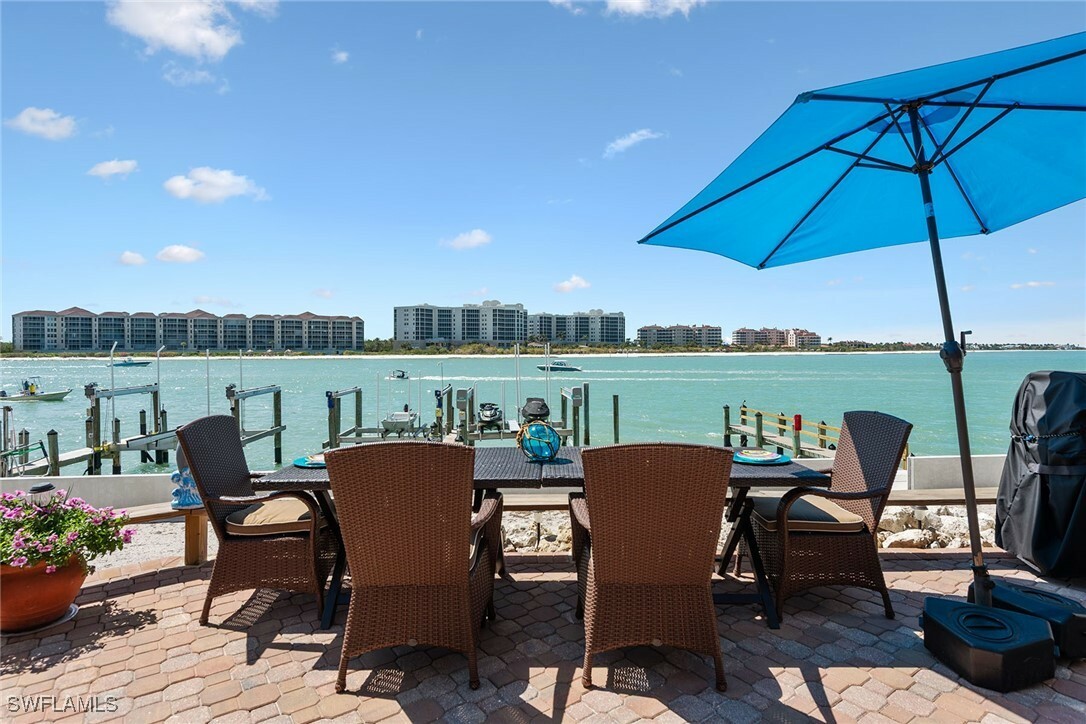 Property Photo: 504 La Peninsula Boulevard 504 FL 34113