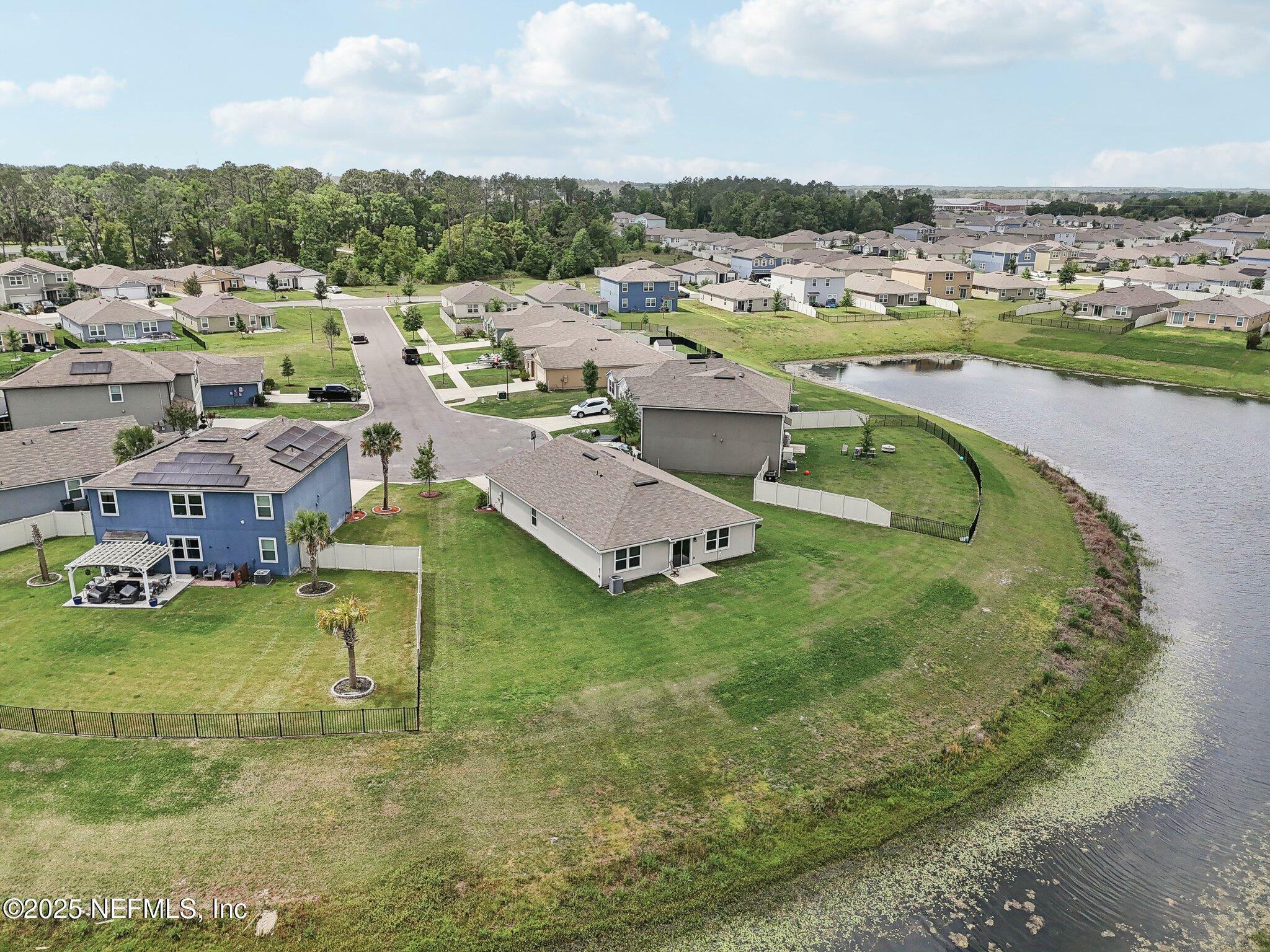 Property Photo: 3433 Ringtail Court FL 32043