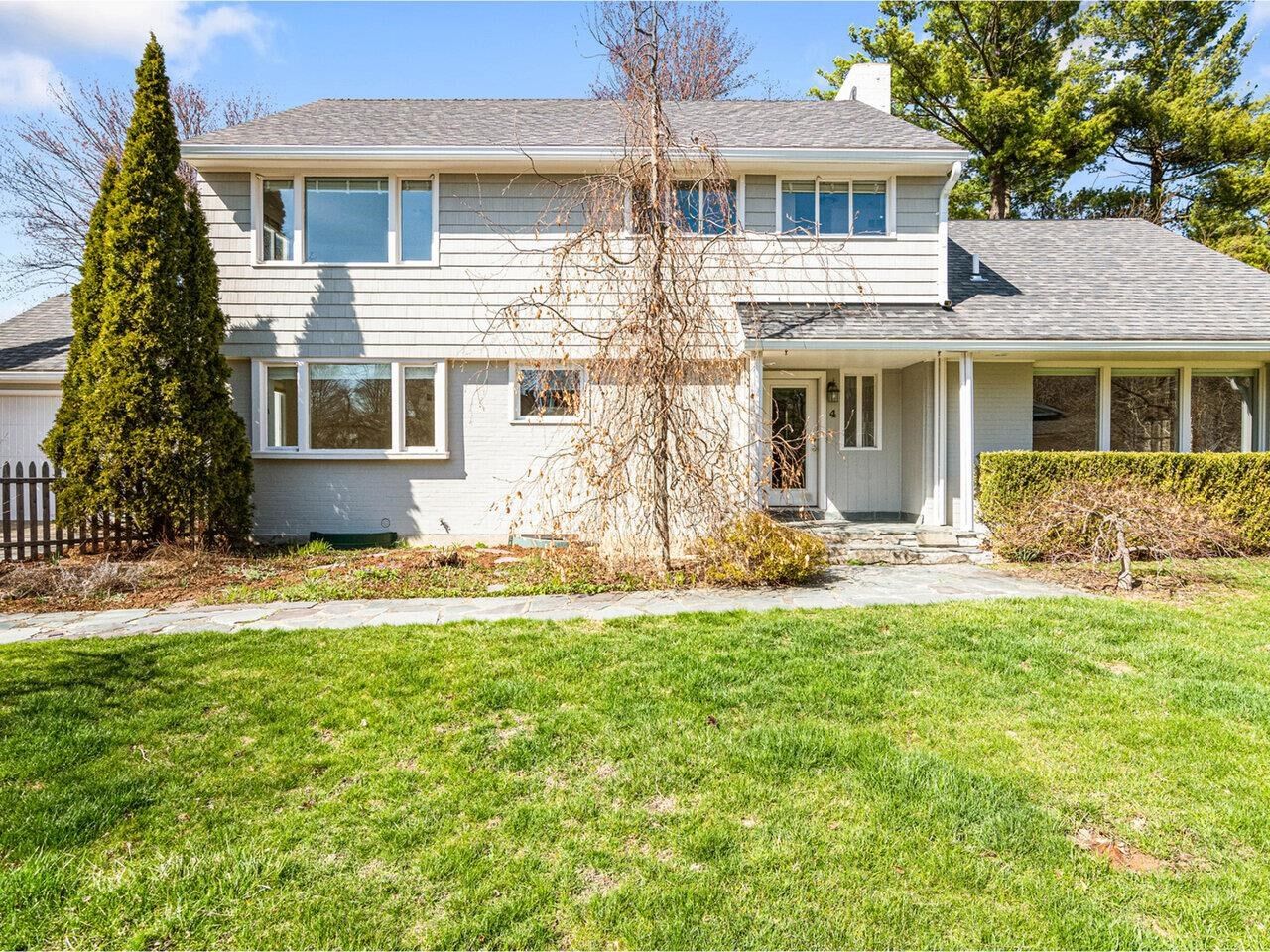 Property Photo: 4 Mount View Court VT 05401
