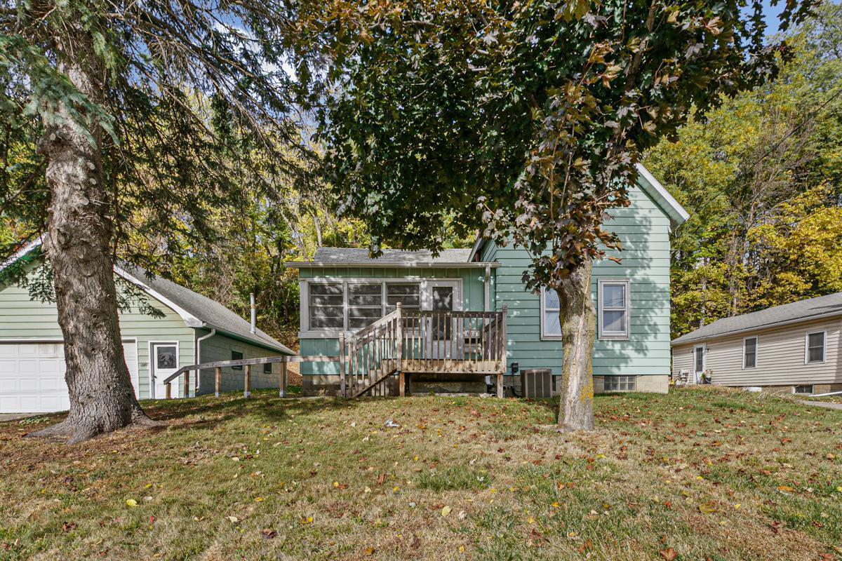 Property Photo: 612 Willow Street MN 55021