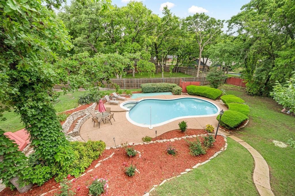 Property Photo: 2013 Florence Road TX 76262