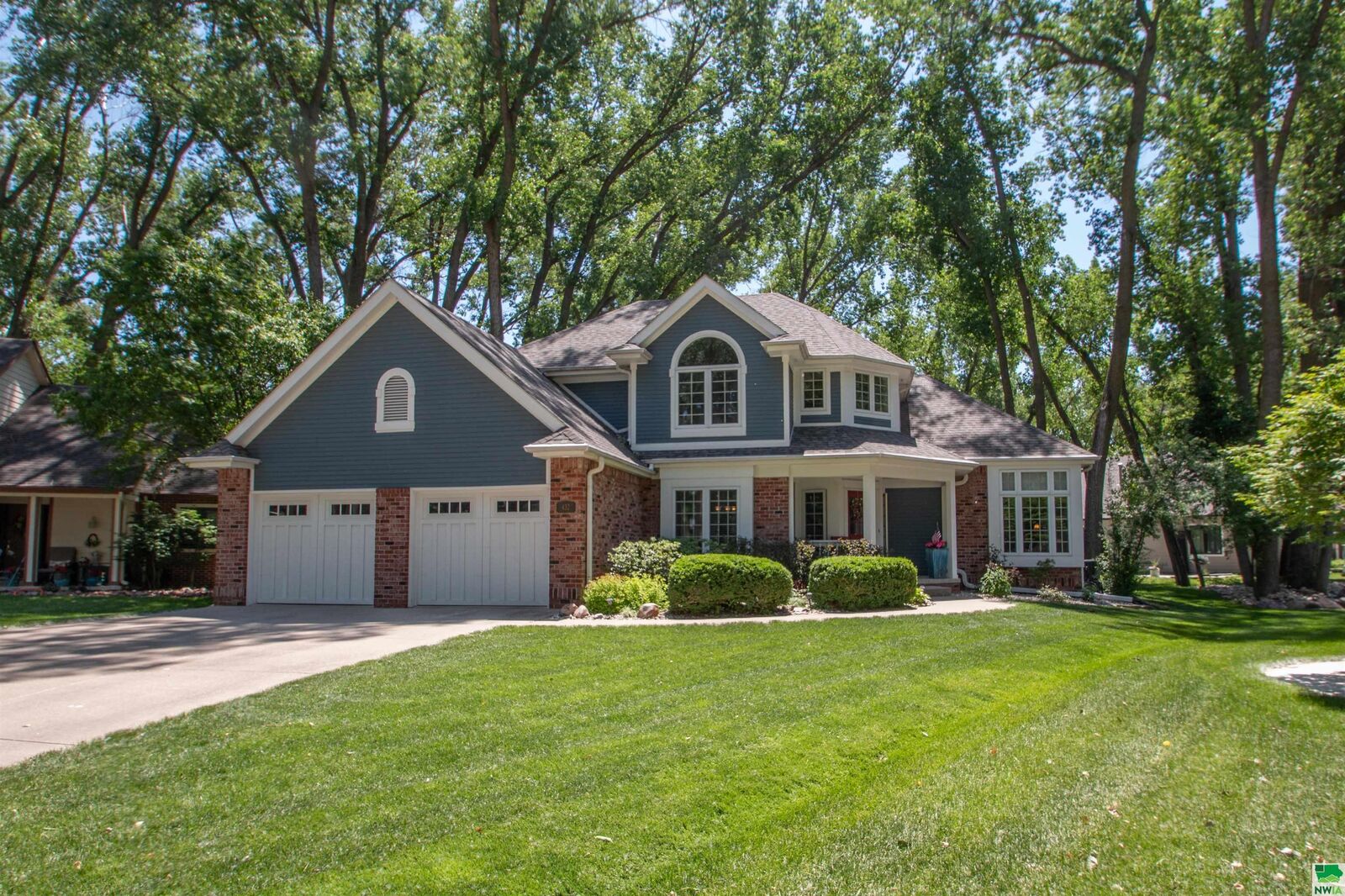 Property Photo: 432 Glen Eagle Court SD 57049