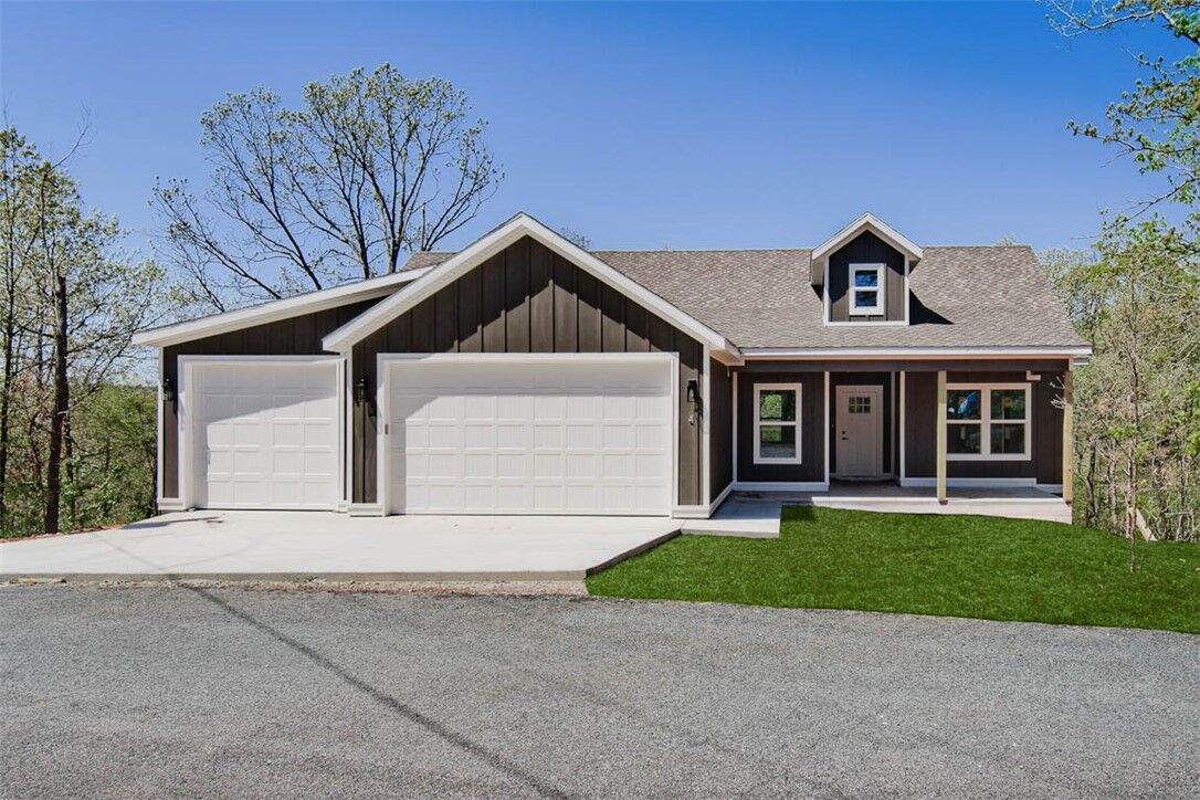 Property Photo:  4 Clackmannan Lane  AR 72715 